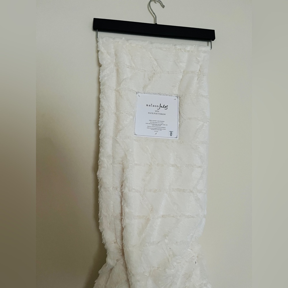 maison jules Faux Fur Throw